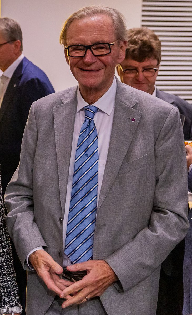 Rust zacht, Willy. 

Je was een man uit de duizend - ondernemer uit de Vlaamse Ardennen die van gedrevenheid en levenslust zijn handelsmerk maakte.

Mijn gedachten zijn bij Marie-Jeanne, je familie en iedereen die jou liefhad.

Je passie en humor zullen we nooit vergeten.