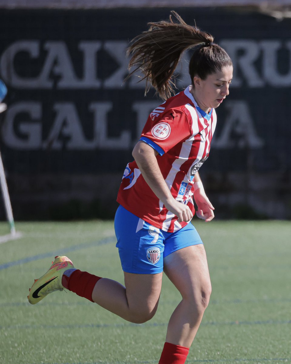 CDLugoFem's tweet photo. 🔙😍 @Candee954 xa está de volta!

#Albivermellas
#ForzaLugo https://t.co/VFkKIuMhdT