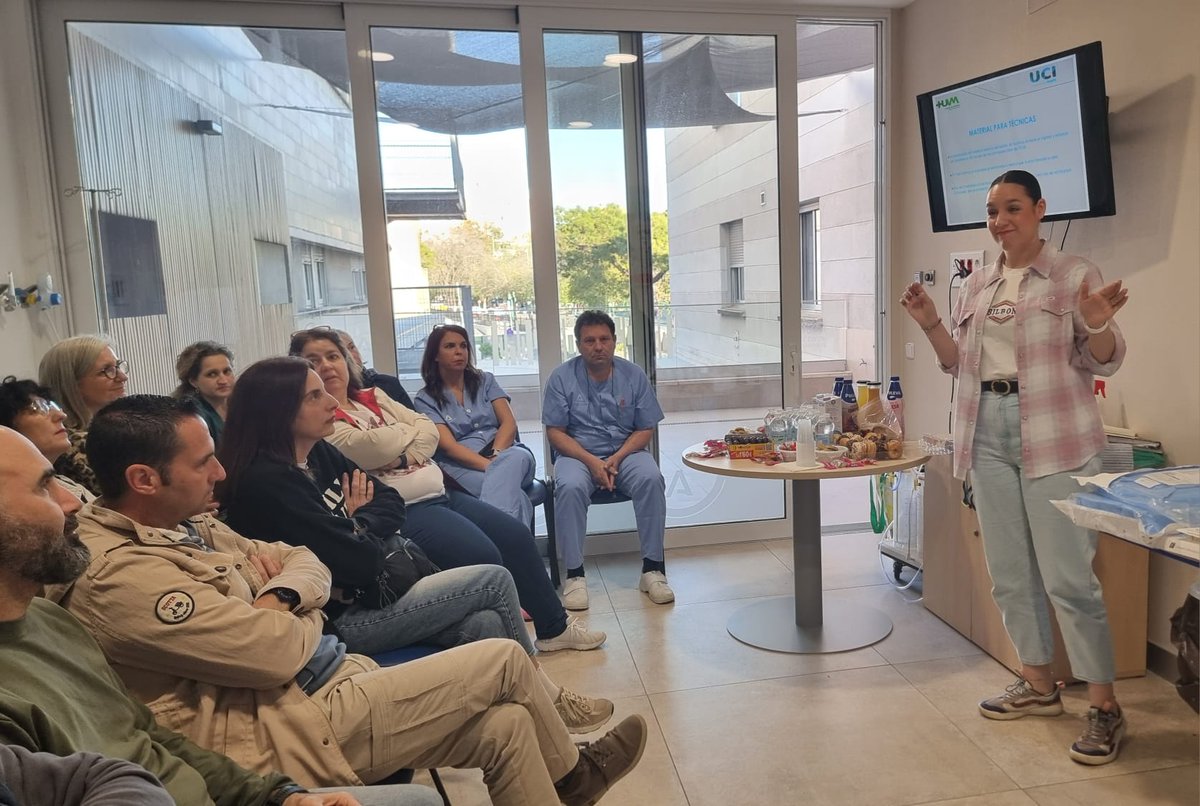 ucimacarena's tweet image. 📚Nuestras TCAEs han impartido la sesión presencial del curso "Actualización de competencias TCAEs en los pacientes críticos". Agradecemos a las docentes Desirée Garzón, María Flores, Eva López y Pilar Hurtado por compartir su experiencia y profesionalidad 💪 #Formación #UCI