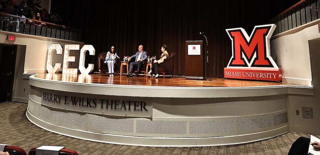 Miami University students ask CEOs about greatest leadership challenges, keys to success, use of AI:  
More than 400 students packed theater for ‘A Conversation with Lynn Good ’81 and Rob Davis ’89’ 
Read the story: tinyurl.com/23ktsrp2