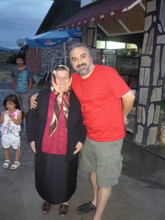 Acımızı paylaşan , Ülkemin güzel  kalpli , cumhuriyet, vatan , bayrak ve  Atatürk sevdalısı tüm insanlarına teşekkür ediyorum. 

Sevgili abimizin arkasından , ağzından lağım akan, karektersiz , onuru beş paralık , alçak  insanlar , bunların hesabı sorulur merak etmeyin