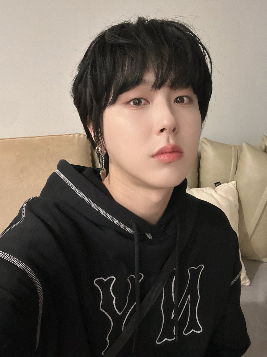 왜이러케 민둥맨둥아기 같아