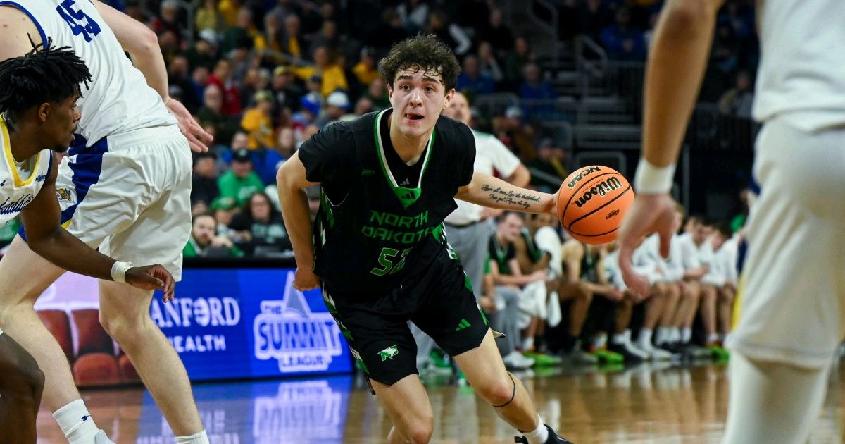 South Carolina lands commitment from star transfer guard Treysen Eaglestaff
#NativeAthlete ##CheyenneRiverSioux #SouthCarolina #SEC

buff.ly/8bpcvSq