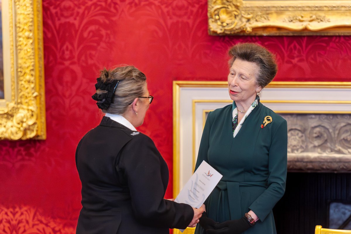 HMP Downview (@hmpdownview) on Twitter photo 👏Congratulations to Sharon, Supervising Officer, for winning a <a href="/ButlerTrust/">Butler Trust</a> Award for her exceptional compassion and care at Downview!
From supporting families through difficult moments to pioneering initiatives that uplift prisoners, Sharon's dedication is truly inspiring. 👏Congratulations to Sharon, Supervising Officer, for winning a <a href="/ButlerTrust/">Butler Trust</a> Award for her exceptional compassion and care at Downview!
From supporting families through difficult moments to pioneering initiatives that uplift prisoners, Sharon's dedication is truly inspiring.