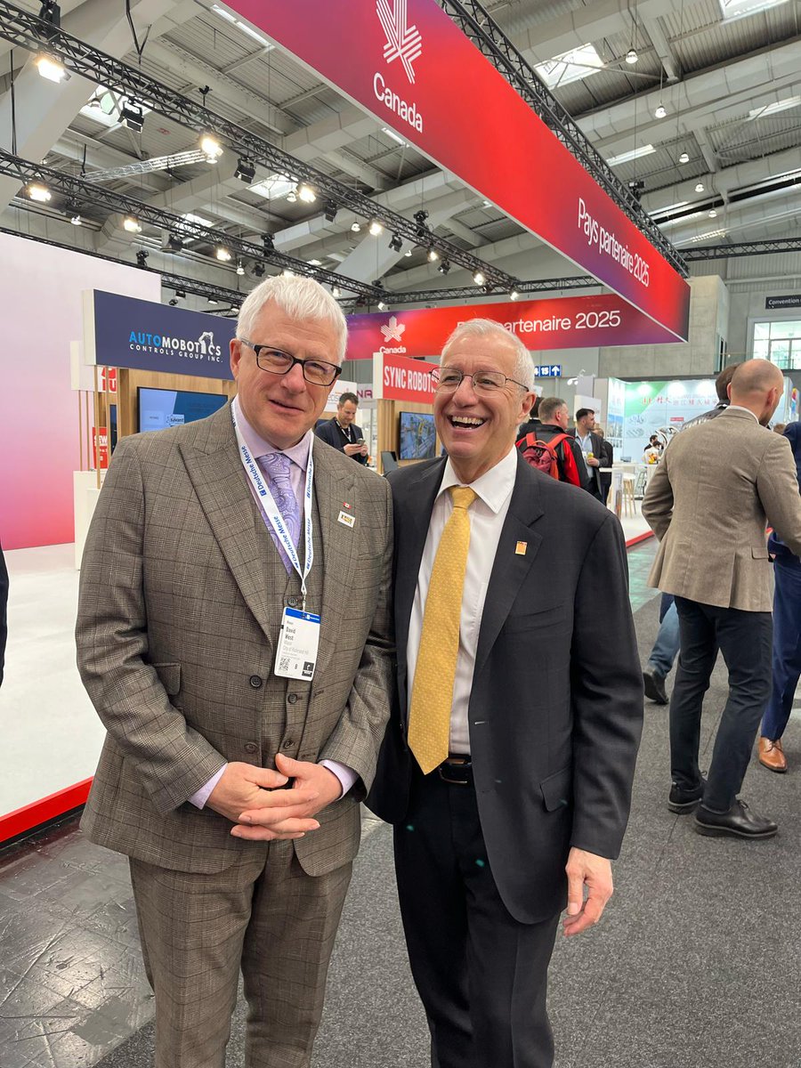 RH_EcDev's tweet image. It was great to see Minister @VictorFedeli again today on the floor at @hannover_messe. Thank you for the great discussions on investment opportunities for Richmond Hill. We look forward to continuing to work with you and your office.
#RHInnovation #ThinkingForward #HM25 #YRtech
