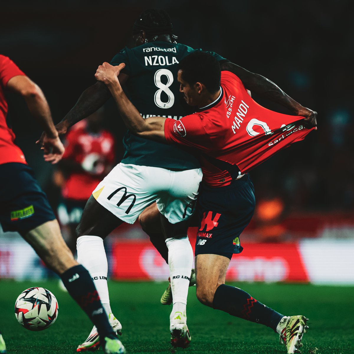 losclive's tweet photo. Un Derby = un combat 👊 https://t.co/UCPWZ873Vd