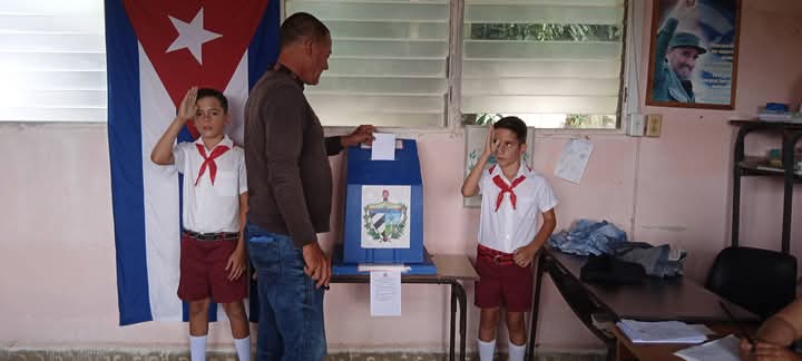 Se desarrollo este domingo con éxito en la Circunscripción # 24 de Las Pojas perteneciente al Consejo Popular Tamarindo, #FlorenciaVaConTodos para cubrir el cargo vacante de Delegado a la AMPP #CiegoEn26 #LatirAvileño