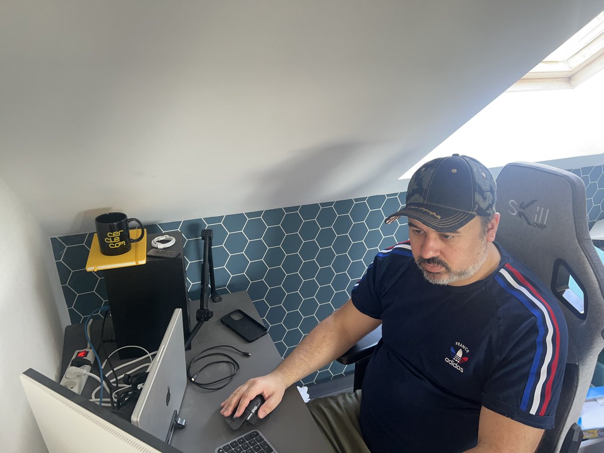 OrigamicStudio's tweet image. 🧠 80% de mon taf ? Fouiller SEMrush et 1.fr à la recherche des bons mots-clés.
Pas très sexy, mais crucial.
Un site sans SEO, c’est une boutique sans vitrine.
Je rends vos sites trouvables.
Moins de blabla, plus de trafic qualifié.
Invisible ≠ Inoubliable.