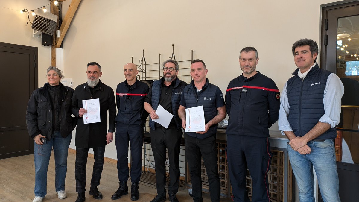 🎖Le 28/3, trois de nos collaborateurs ont reçu des lettres de félicitations du <a href="/SDIS35officiel/">Sapeurs-pompiers 35</a> pour leur intervention lors d’un événement sur site en mai 2024.

Fiers de leur engagement et de leur esprit d’équipe ! 👏 #VivreLesOrmes #Fierté #Engagement