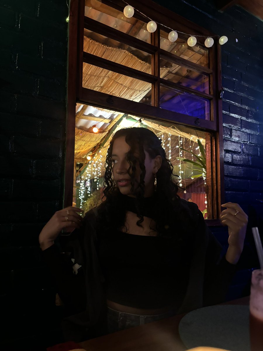 quero fazer também

vocês acham que eu passo vibe de fada, sereia ou vampira?