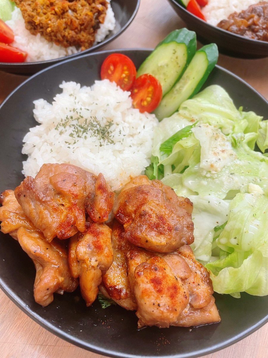 cafelittlemagic's tweet photo. 食べたらやみつきになる原宿チキンライス🍗
何種類ものスパイスが効いたキーマカレー🍛
赤ワインでたっぷりと煮込んだハッシュドビーフ🍷
当店の看板メニューでございます♪ https://t.co/751cCm2gbm
