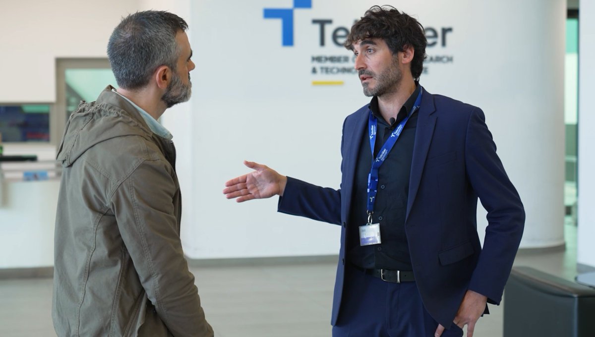 TeknikerOficial's tweet photo. 🔝@Teknopolis_etb-k aste honetan aukeratu gaitu bere programan parte hartzeko, #ZentroTeknologiko bat zer den eta gure misioa zein den azaltzeko. Saioa gure instalazioetan izan da J. Mabe, gure Merkatuko zuzendariaren eskutik. Hemen ikusi dezakezu! https://t.co/IDeG7v1zh6 https://t.co/wgEYC3nhdl