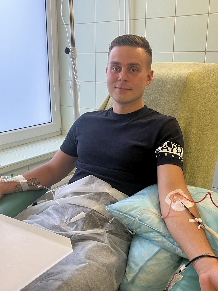 „Cześć, jestem Rafał i kilka miesięcy temu dołączyłem do grona faktycznych Dawców szpiku. 🧬

Mój ,bliźniak genetyczny' pochodzi z Niemiec 🇩🇪 i z otrzymanego od niego listu dowiedziałem się, że wraca do zdrowia. 💌
Możliwość podarowania drugiemu człowiekowi szansy na powrót do