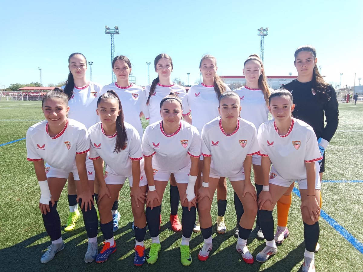 Sevilla FC Femenino (@sevillafc_fem) on Twitter photo CANTERA | Victoria para las cadetes de <a href="/Pinedamister/">Manolo Pineda</a> en una nueva jornada de la 1ª Andaluza Femenina Cadete jugada en casa:
#SevillaFCFem Cadete ⚪️🔴 4-1 <a href="/sportinghuelva/">Sporting Club Huelva</a>
⚽️ Ariadna, Carlota, Marta e Irene Cazador. 💪🏻
#CanteraSevillaFC CANTERA | Victoria para las cadetes de <a href="/Pinedamister/">Manolo Pineda</a> en una nueva jornada de la 1ª Andaluza Femenina Cadete jugada en casa:
#SevillaFCFem Cadete ⚪️🔴 4-1 <a href="/sportinghuelva/">Sporting Club Huelva</a>
⚽️ Ariadna, Carlota, Marta e Irene Cazador. 💪🏻
#CanteraSevillaFC