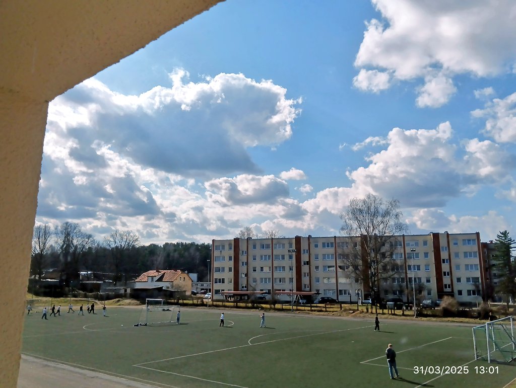 LatvianNature's tweet photo. Valmierā ir novērojami pirmie šī gada pavasarīgie gubu mākoņi.
#mākoņi #clouds #sky #debesis https://t.co/eKVXnNIOny