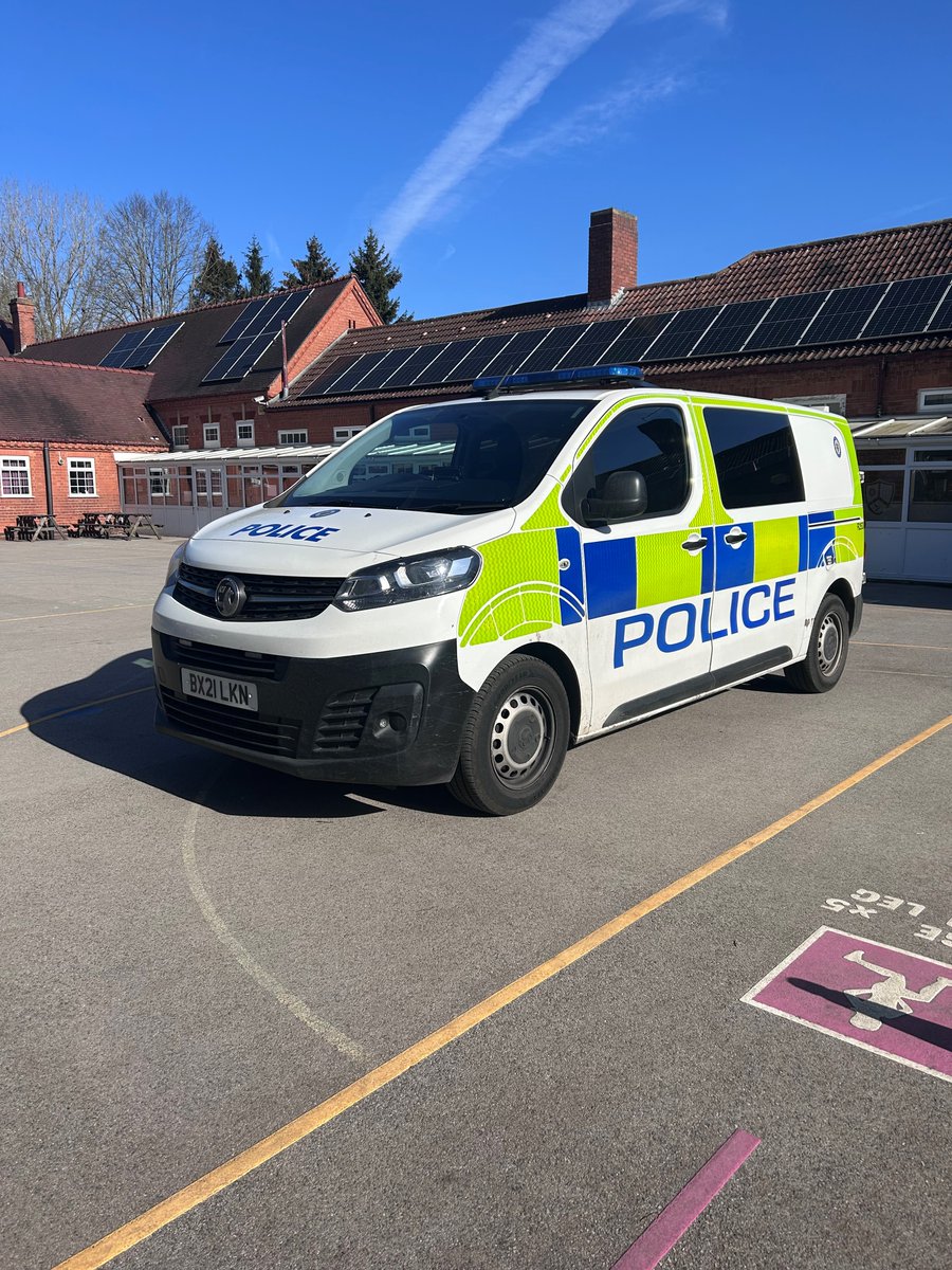 The sun was shining today as WMP Rurals officers visited Tudor Grange Primary Academy Hockley Heath, to show the Reception class all thing's Police! The pupils were so excited by our visit and couldn't wait for us to go back again!#wmprurals #schoolvisit #education #LearnAndGrow