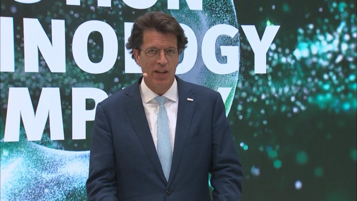 🎤Die Rede von Klaus Rosenfeld, CEO der Schaeffler AG, auf der #HannoverMesse2025 ist jetzt on demand verfügbar.
 📥Mitschnitt &amp; Pressematerial 👉 gomex-newsroom.de/press-kit/scha…
#SchaefflerHMI #HMI2025