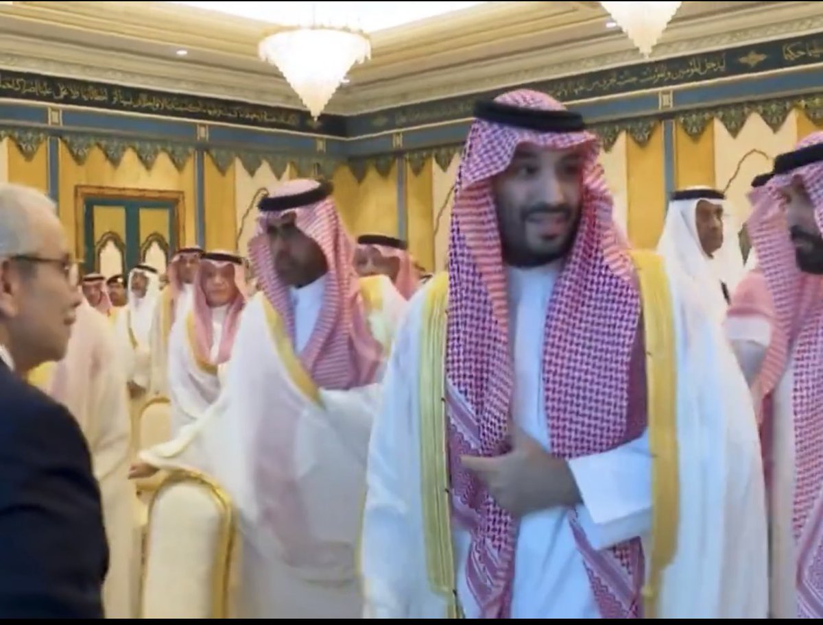 asemalaqeel's tweet photo. شوفتهم بس هو عيد السعوديين🇸🇦💚
الله يطوّل بأعمار ولاة أمرنا،  ويحفظهم ويعزهم،  ويوفقهم ، ويخليهم لنا .. https://t.co/HrAjfoJb0o