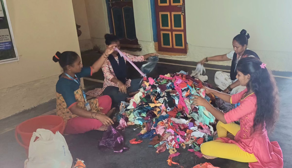 SpandanOdisha's tweet photo. We observed #InternationalDayofZeroWaste  along with our women leaders and youth members from #penthakotta, Puri with our partner @HCL_Foundation.
#ZeroWasteDay #BeatWastePollution 
#SustainableFashion #EcoFriendly 
#circulardesing #circularfashion  #ForNature #ForPeopleForPlanet https://t.co/mXECBiwnGI
