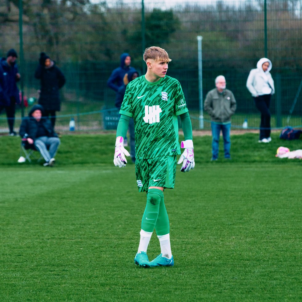 The youngest player to feature for Blues Under-18s since Jude Bellingham ✅

The youngest goalkeeper to ever feature for Blues Under-18s ✅

A huge congratulations to 14-year-old Alfie Smith on making his #BCFCu18s debut on Saturday! 👏