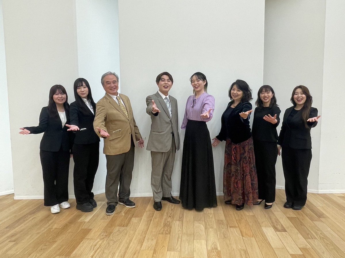 ご報告💡

【春のオープンキャンパス🌸】
3月22日(土)
声楽専攻のイベントが行われました♫

オペラ授業の説明や声楽専攻の特色、
在校生へのインタビュー、演奏などを行いました。

演奏曲
♫ 「ランメルモールのルチア」こちらへおいで、ルチア
♫ 「キャッツ」メモリー

📷集合写真✨