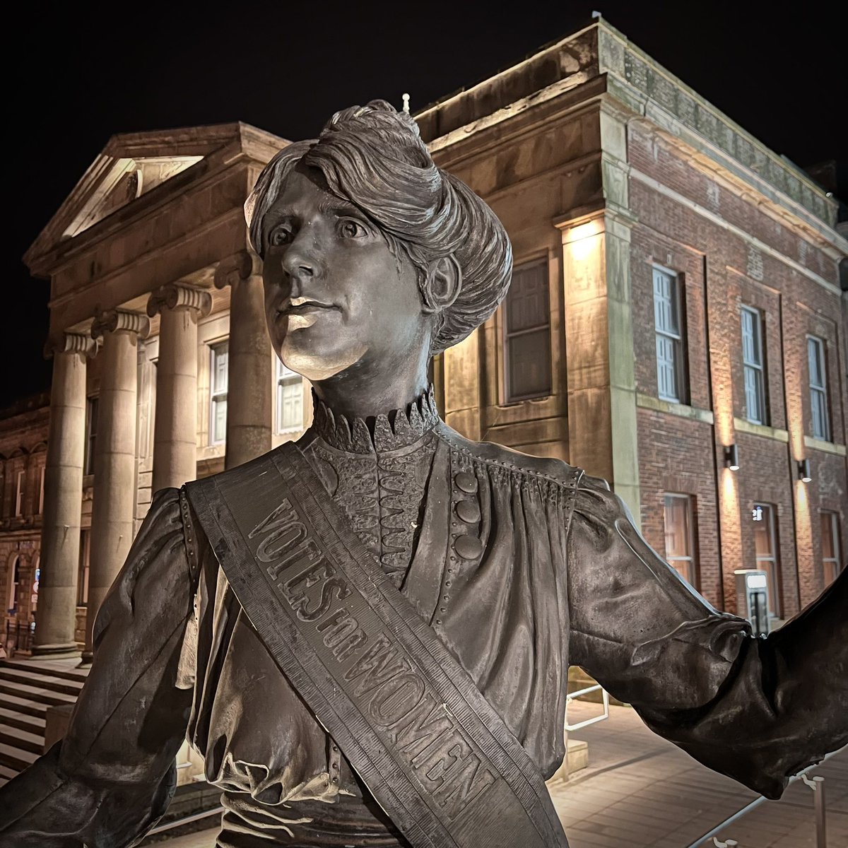 A visit to #AnnieKenney country. 🪧✊🏻💜🤍💚

Seeing the statue in Oldham was a proud moment. I feel like every town should have its own bronze statue of a local suffragette. Who would yours be?

#VotesForWomen #DeedsNotWords #Suffragette #WomensHistory #Feminism #Herstory