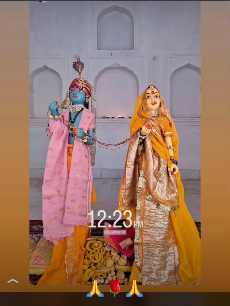 गणगौर के पावन पर्व की हार्दिक शुभकामनाएं। 

राजस्थान की समृद्ध संस्कृति और गौरवशाली परंपराओं का प्रतीक गणगौर पर्व नारी शक्ति, प्रेम और सौभाग्य का उत्सव है। इस पावन अवसर पर माता गौरी से प्रार्थना है कि वे सभी के जीवन में सुख, समृद्धि और मंगलमय आशीर्वाद प्रदान करें। #गणगौर रलावता #