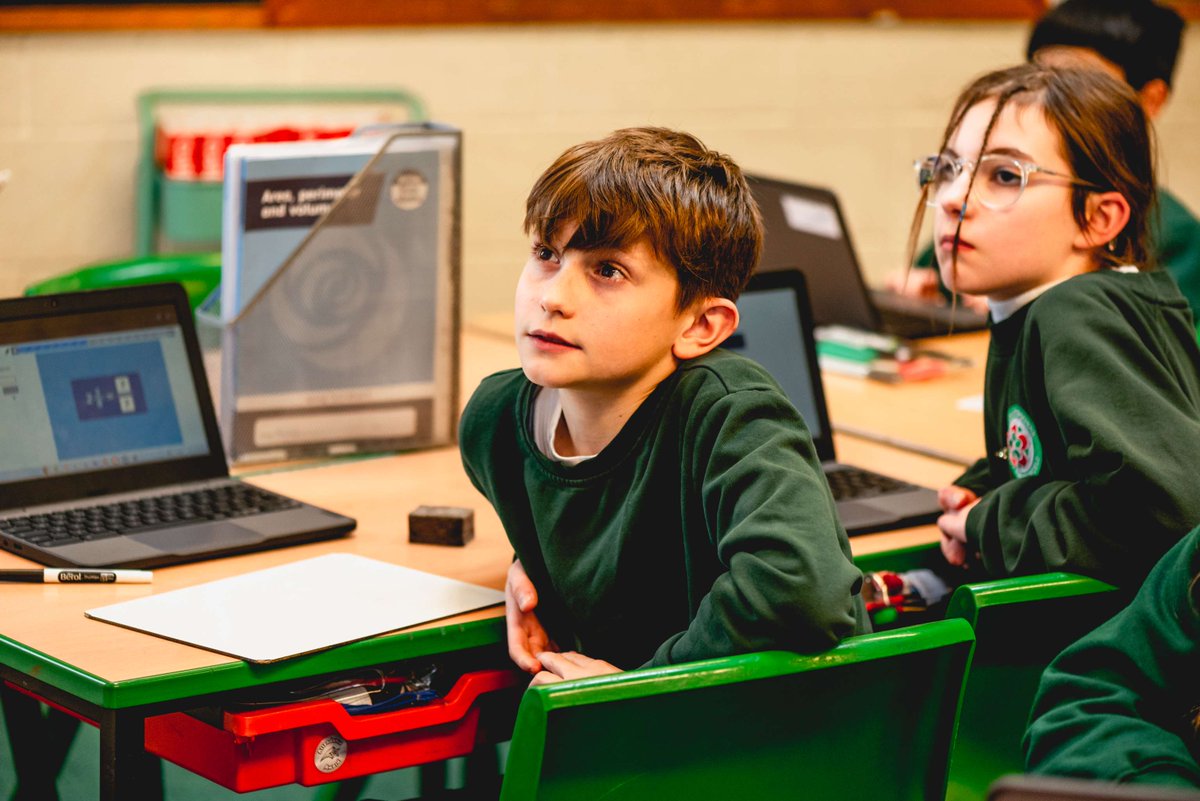 One week left to apply to become our new IT Apprentice

If you know someone looking for a first step into paid work &amp; they love computers find all the details via the link below

mynewterm.com/jobs/4210/EDV-…