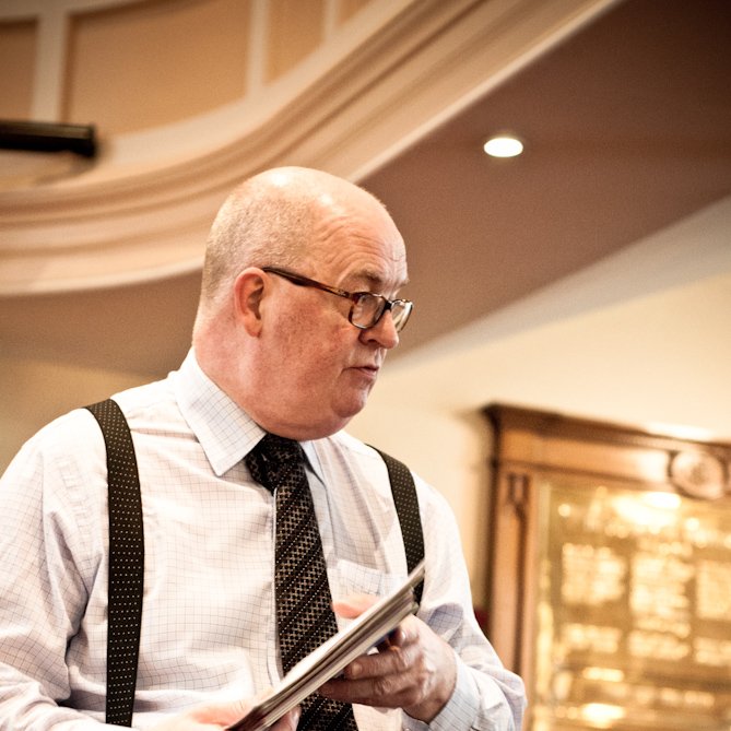Today ✨ David Greed &amp; Darius Battiwalla celebrate the late Simon Lindley (Leeds City Organist 1976-2016) and his immense contribution to the city’s musical life with music for violin and organ &gt; tiny.cc/LunchtimeOrgan

1.15pm at Leeds Cathedral
Free admission, all welcome