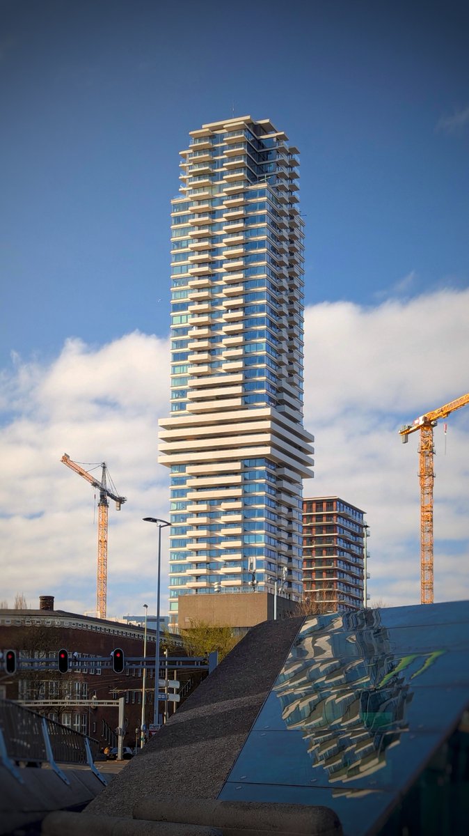 zzapback's tweet photo. Cooltoren!
#Rotterdam #architectuur #exapro #hoyafilters #snapseed https://t.co/Y4mOfKarsc