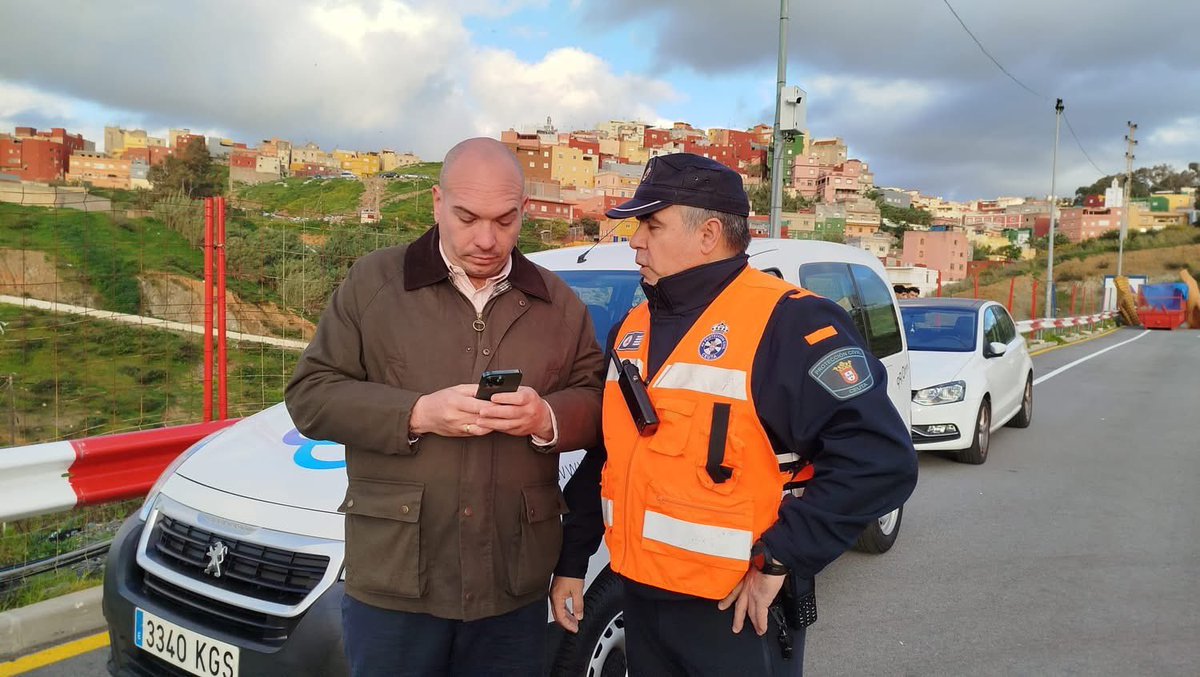 AVPCCeuta's tweet image. Operativo #Musala rezo del fin del #Ramadan 

#EidMubarak 
@GobiernodeCeuta 
@proteccioncivil 
@AnavPCivil