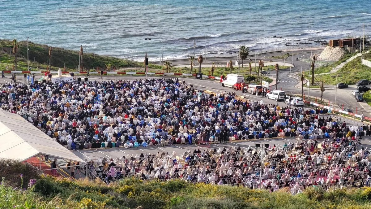 AVPCCeuta's tweet image. Operativo #Musala rezo del fin del #Ramadan 

#EidMubarak 
@GobiernodeCeuta 
@proteccioncivil 
@AnavPCivil