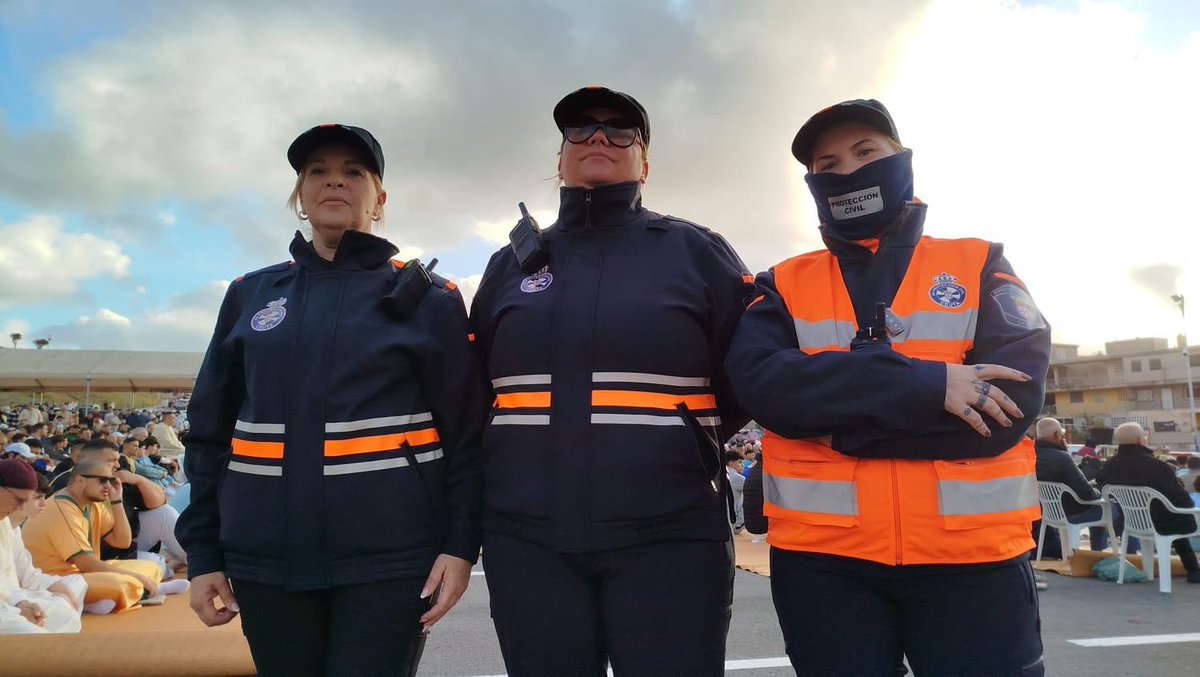 AVPCCeuta's tweet image. Operativo #Musala rezo del fin del #Ramadan 

#EidMubarak 
@GobiernodeCeuta 
@proteccioncivil 
@AnavPCivil