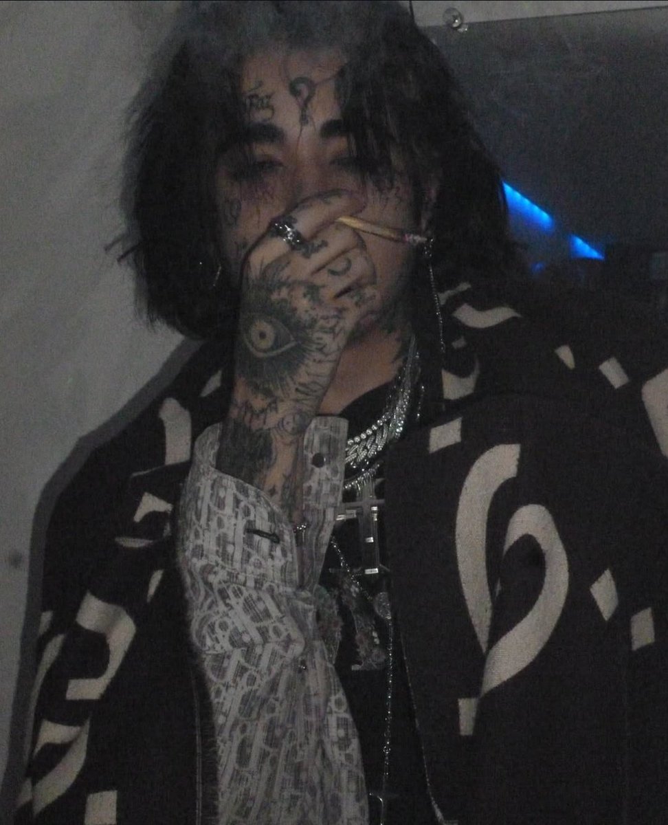 33natii_'s tweet image. lilgiela33 no Instagram.
coisas vindo...
😈🔯
#csb