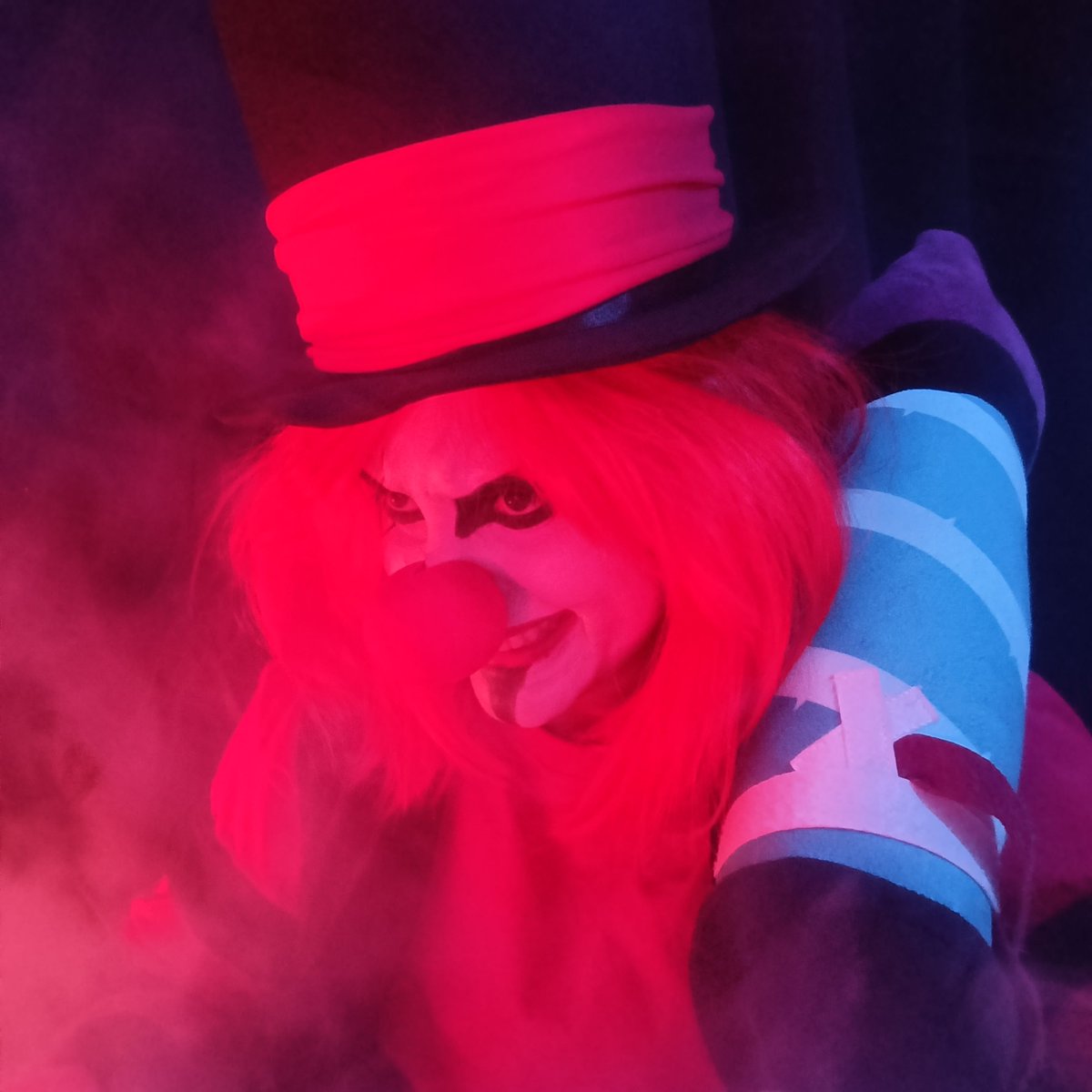 NotLazav's tweet photo. BOM DIA É O CARALHO EU TO ASSIM DAS IDEIAS JÁ
#idv #identityv #idvsmiley #idvsmileyface #smileyface #idvcosplay #identityvcosplay #IDVhunter #clown https://t.co/ms3cbmkTdg