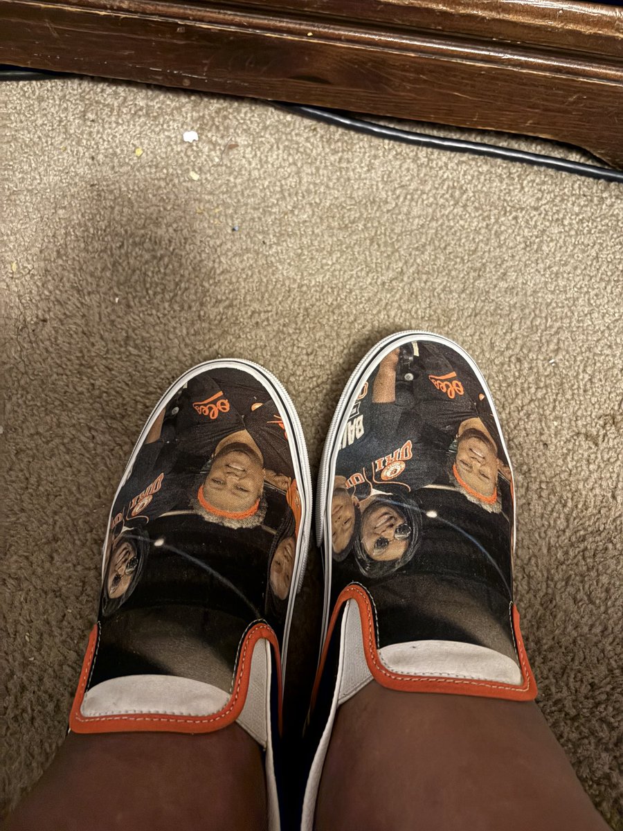 kr3by's tweet image. @wjz @SinaGebreAb @TimWilliamsWJZ @AmyKawata @MayorBMScott I’m ready to cheer for my @Orioles today &amp;amp; this season! My t-shirt is for my Os &amp;amp; @derikqueen1. I hope he can throw out the 1st pitch 1 day after his response to his game winning shot! #BALTIMORE
 I🧡🖤🐦‍⬛⚾️ #customVans