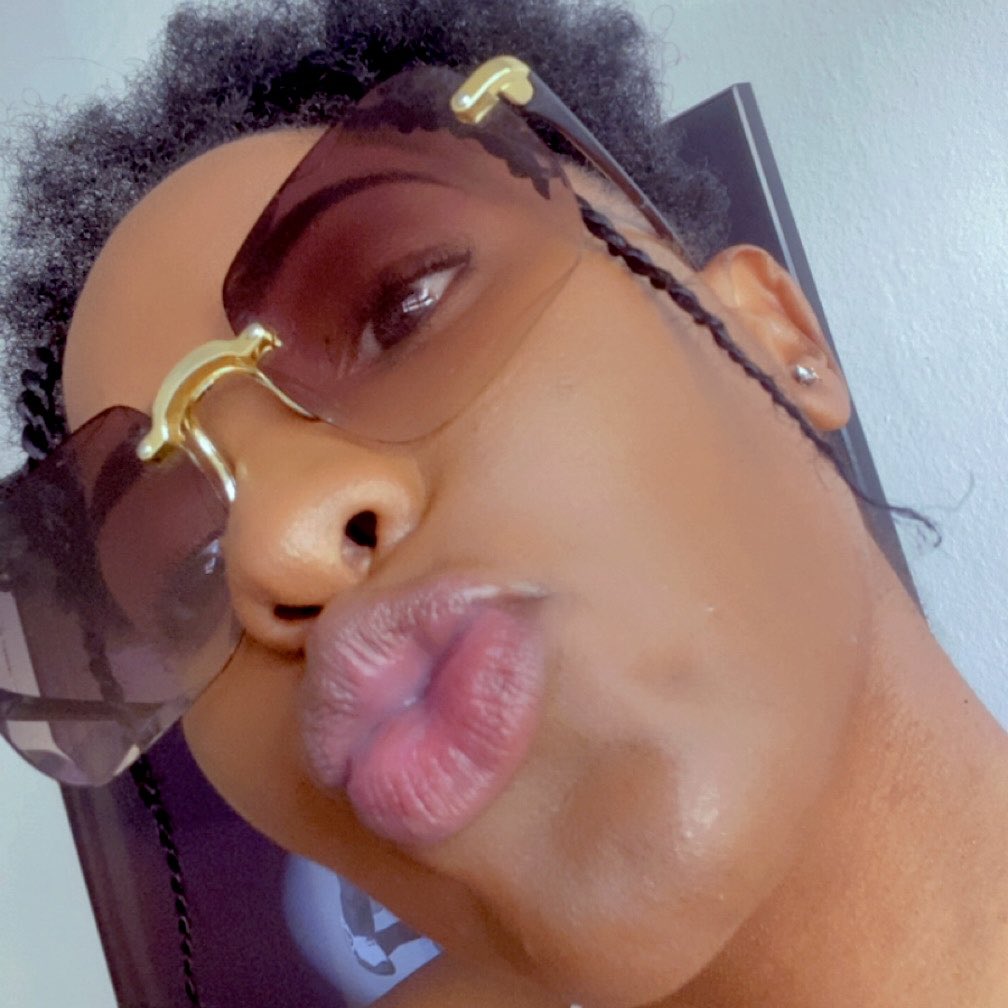 Emmelia_Tk's tweet image. Do you guys know what recycled bitterness looks like?
#threadseries