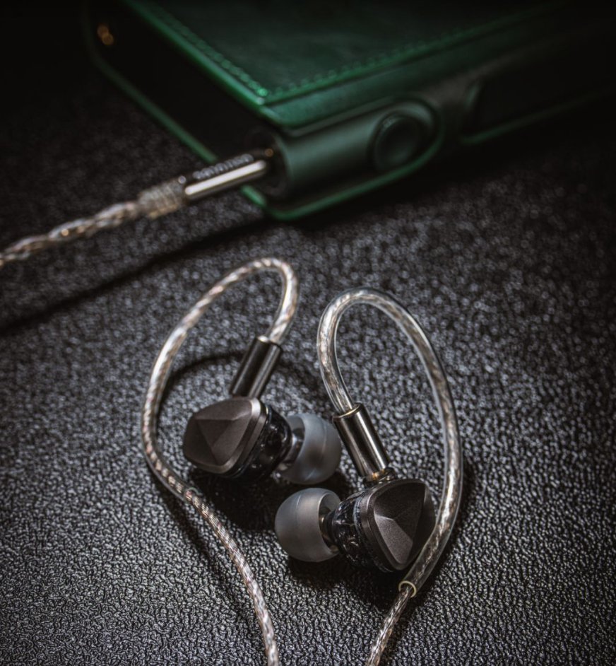 Angelears_audio's tweet photo. 🥳新作爆売り🥳
【#Astrotec GX100】
💰$50以下超強HiFiイヤホン
✨店長激推し！音質・解像度★5
🔥抽選で3名に【KZ Libra X】プレゼント
🎁当選確率UP条件：
1⃣ @Angelears_hifi & @AstrotecJP フォロー
2⃣ この投稿をRT
💬「コメントで当選率↑↑」
⏰締切:2025/4/10(木)
#AEHIFI #Angelears #Astrotec #GX100