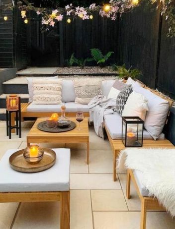 haven51737's tweet image. Sleek, stylish, and oh-so-inviting. 🛋️✨ A plush sofa, cozy ottoman, and soft candlelight bring the perfect touch to your outdoor terrace. Get inspired with Outdoor Decor Haven! #TerraceStyle #OutdoorLuxury outdoordecorhaven.com