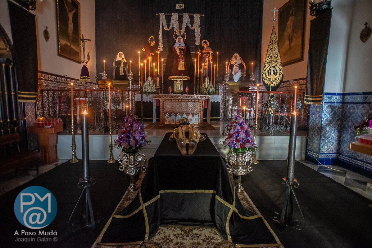 apasomuda's tweet photo. .@Hdad_S_Entierro Galería 📷 fotografía del del devoto #besapié al Cristo de la Buena Muerte de la hermandad del #SantoEntierro de #AlcaláDeGuadaira
#Cuaresma25
#TDSCofrade
https://t.co/D3uVE9Sucq https://t.co/6iQp1SfVY3