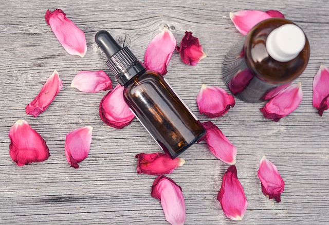 #Aromatherapy is not just about the calming scents used in #massage - it's the ancient knowledge of improving #health with herbs, flowers &amp; plants; healing &amp; #wellbeing

Read more on our #blog at perfectpamper.com/aromatherapy-h…