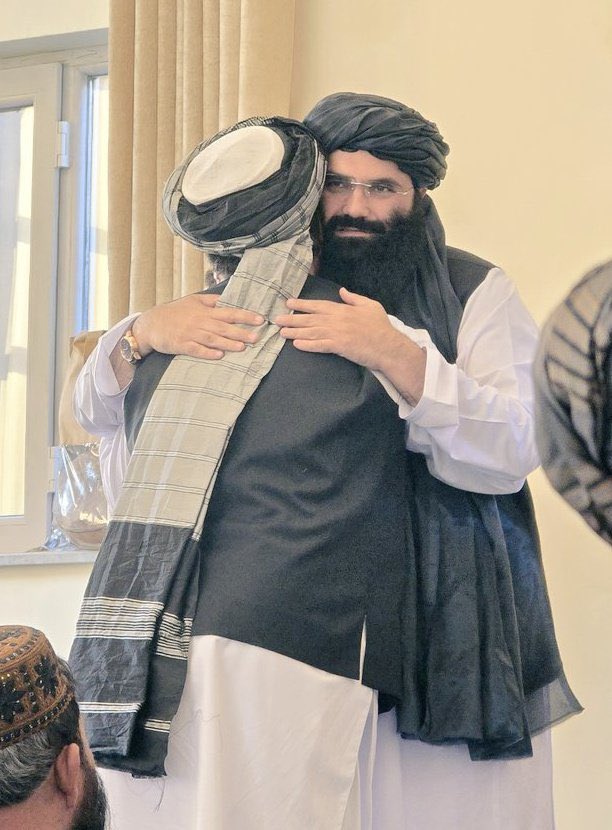 خلیفه صاب مبارک ډیر عاجزه او تقواداره سړی دی 
چی هرڅوک ورته راسی فرق نکوی دی مبارک ده غیږی روغبړ ښه په مینه ورسره وکړی 
ده عجز او تقوا یوه نمونه ده 
حفظه الله