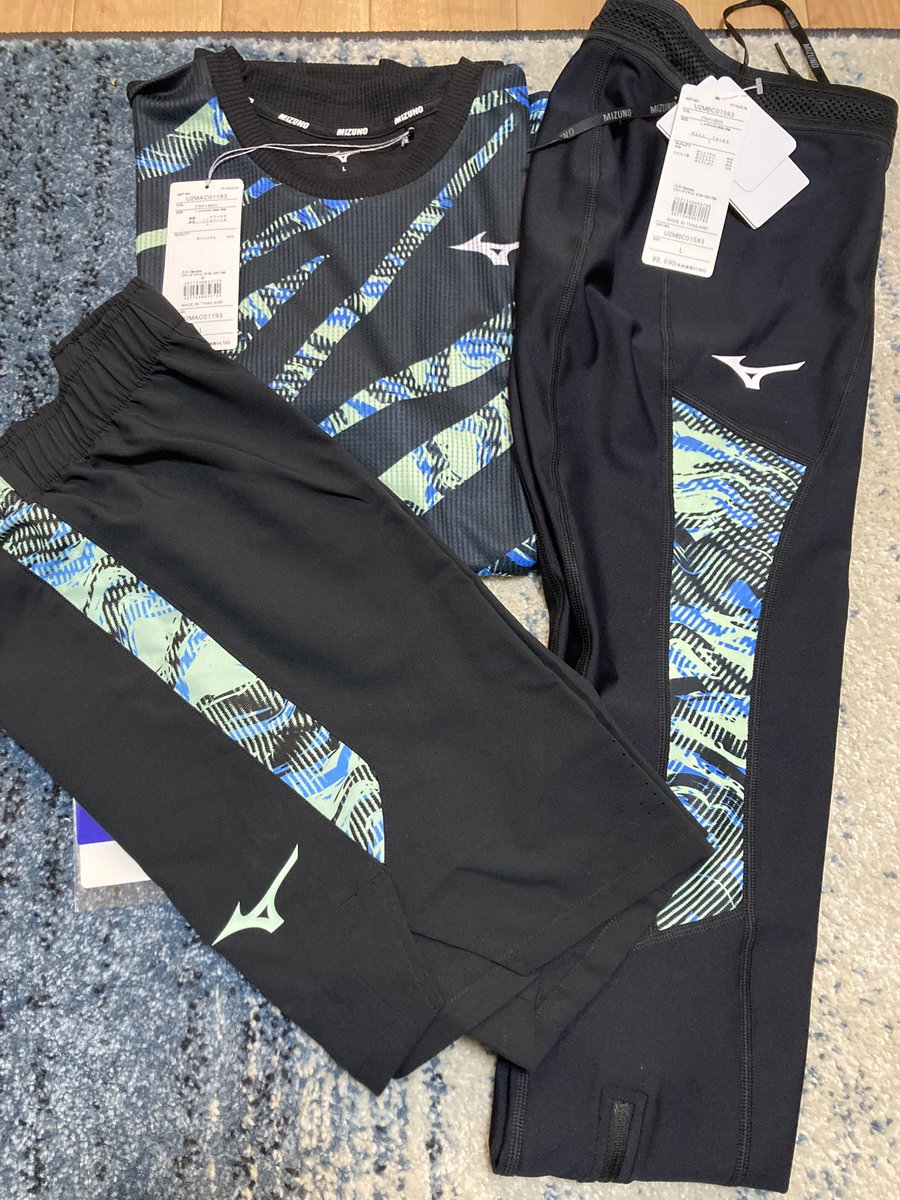 シーズン前にテンション上げるために購入。相変わらずウェアはミズノで。