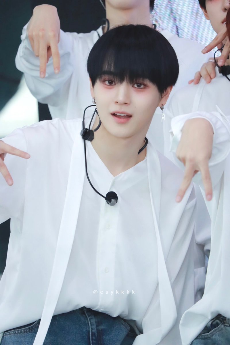 250331 미팬

성미니 샤인 더 웨이 ✨

#판타지보이즈 #FANTASYBOYS 
#홍성민 #HONGSUNGMIN