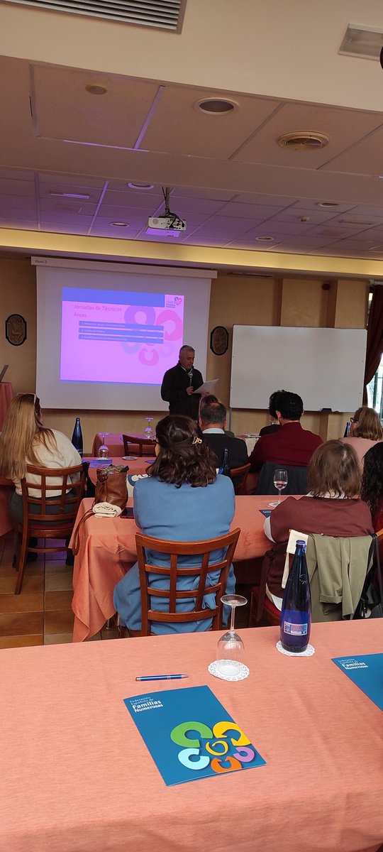 Comenzamos nuestras Jornadas de Formación con asociaciones de toda España  con un mensaje muy motivador de nuestro presidente, José M. Villalón. Buen comienzo para este encuentro de técnicos donde podremos aprender y hacer equipo para mejorar el trabajo por las #familiasnumerosas