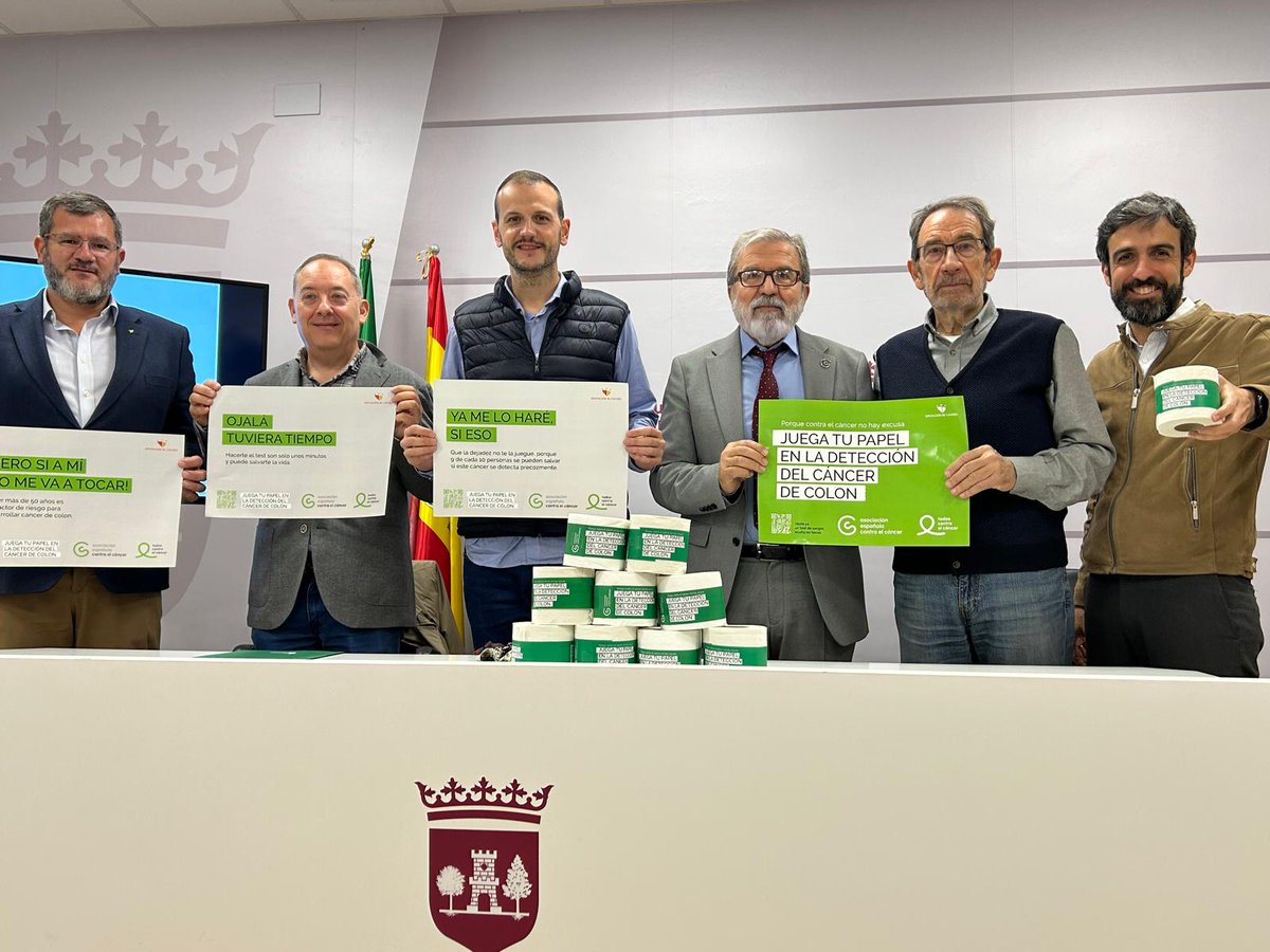 🟢Hemos presentado hoy en el <a href="/Ayto_Plasencia/">Ayto. de Plasencia</a> nuestras actividades dentro de la campaña 'Contra el cáncer de colon. Juega tu papel'

👉De los más de 43.000 cacereños llamados a realizarse el TSOH, no llegan a hacérselo 20.000: tinyurl.com/coloncancercac…

#JuegaTuPapel