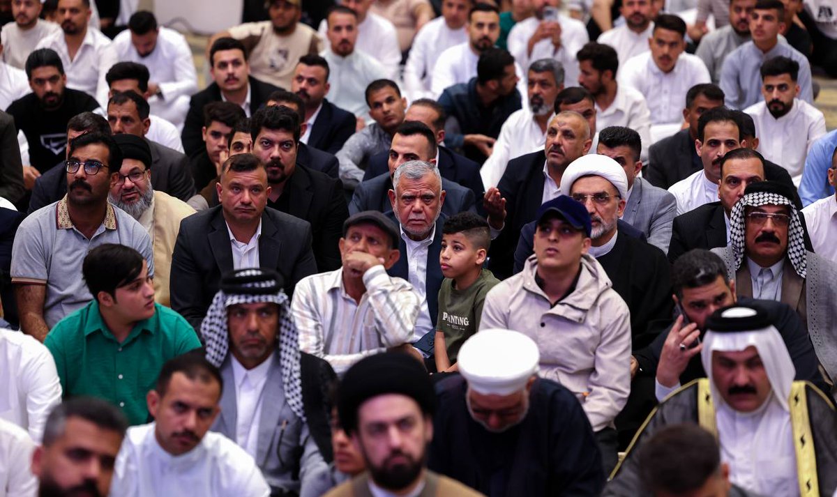 عيد تجلّى بالإيمان، وحكمة أضاءت درب المصلين خلف إمامة الحكيم. 
#صلاة_العيد_بإمامة_الحكيم