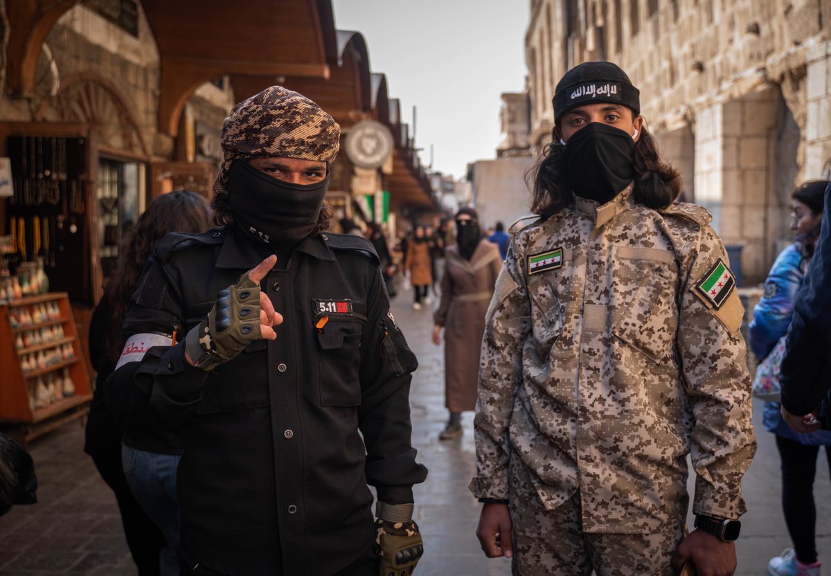 Syrie. L’avenir brouillé des combattants djihadistes orientxxi.info/magazine/syrie… 
Our latest report for Orient XXI, illustrated by <a href="/ZimJules/">Julia Magyar Zimmermann</a>' photographs, is now online! /1
