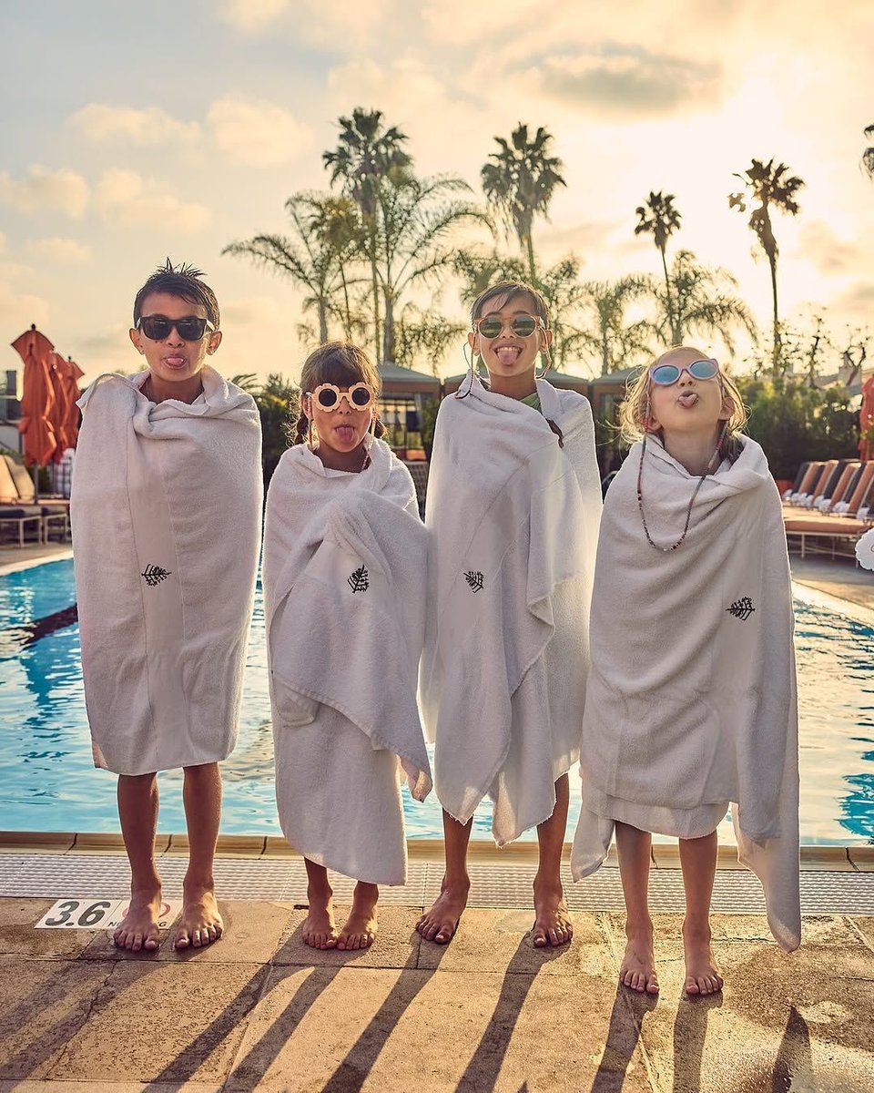 thewrightcomm's tweet photo. The family fun starts at @ fslosangeles 💦 #PantheraCommunications https://t.co/lH3zwW46vD