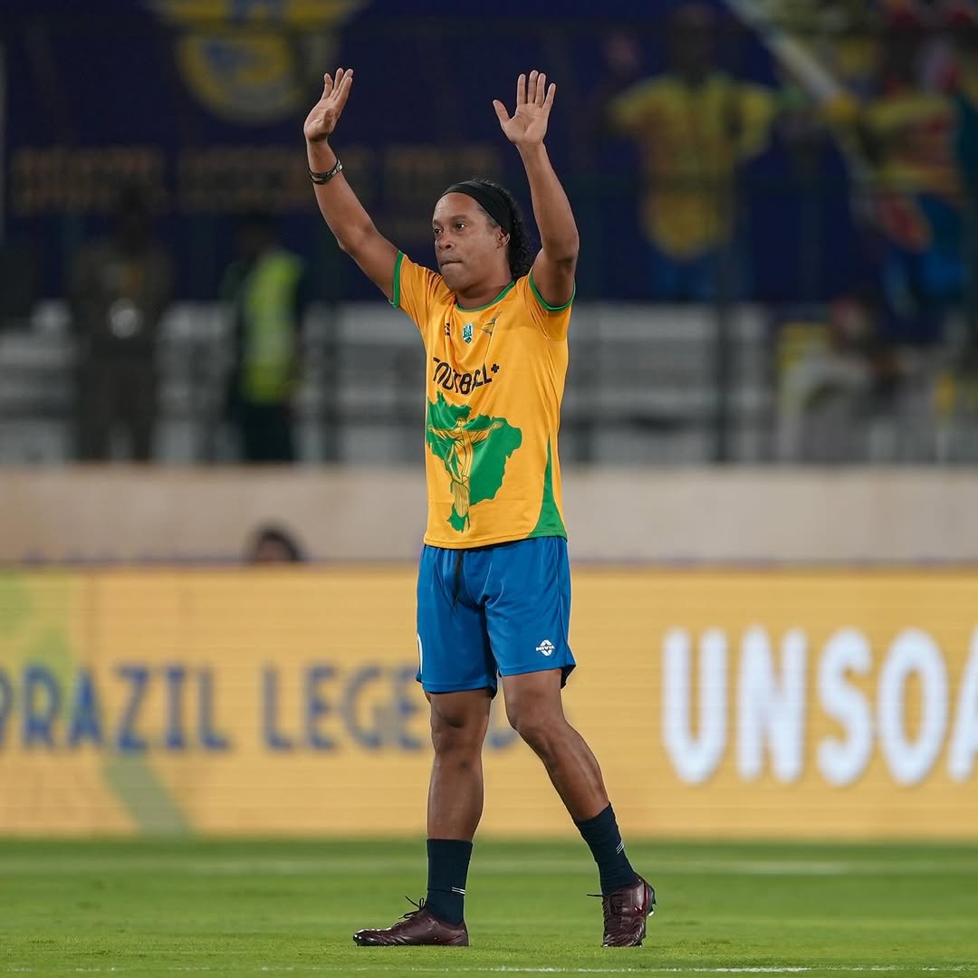 10Ronaldinho's tweet photo. https://t.co/BaDWhHBW1Y